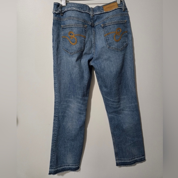 ESCADA SPORT Linda Slim Cropped Light Wash Jeans. Size 38 EURO/ 8 CAN - Picture 7 of 15